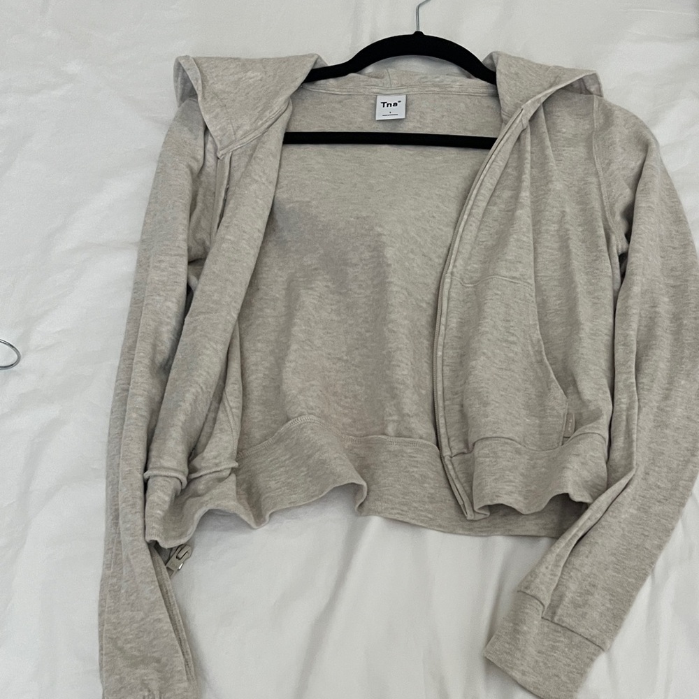 Aritzia - TNA Light Oatmeal Cropped Hoodie